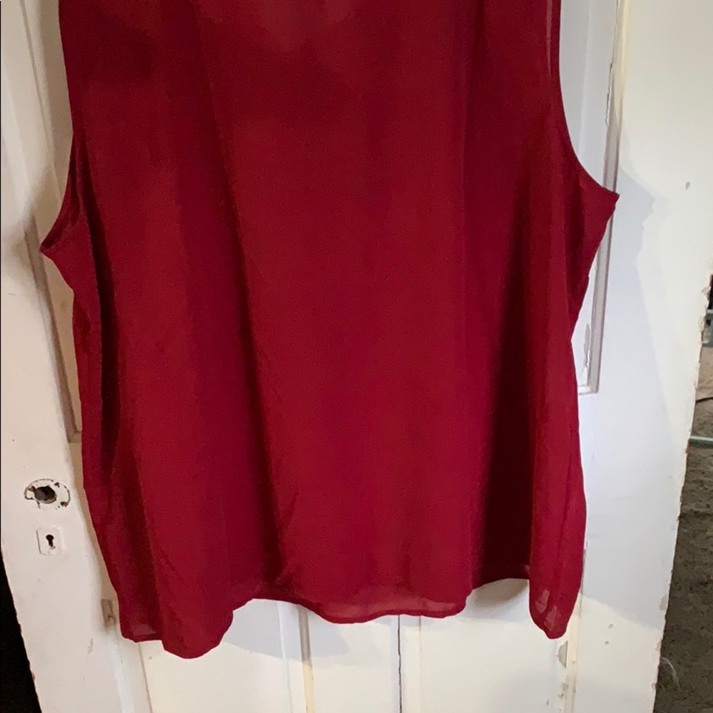 Red top - Picture 5 of 6